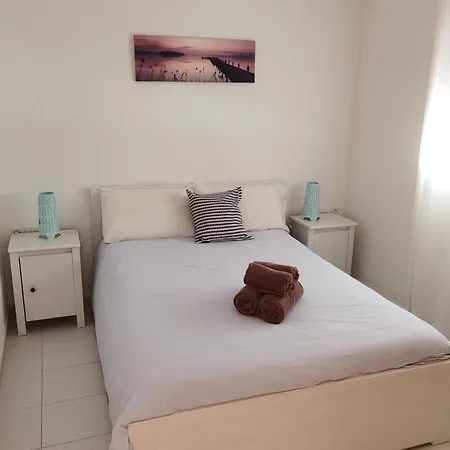 Luxury Cayetana, By Comfortable Luxury Apartment